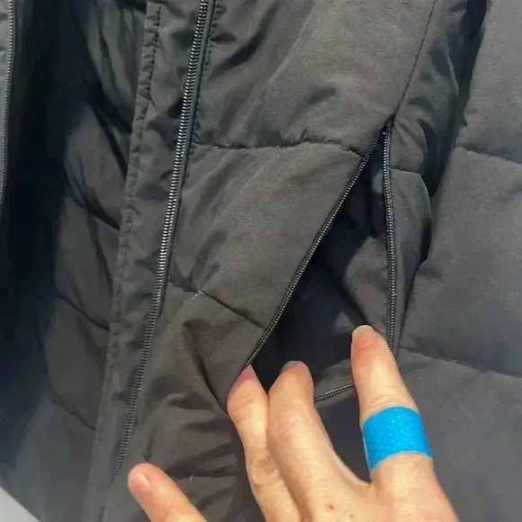 Lauren Ralph Lauren black puffer coat size small petite. In great condition! - Picture 5 of 7